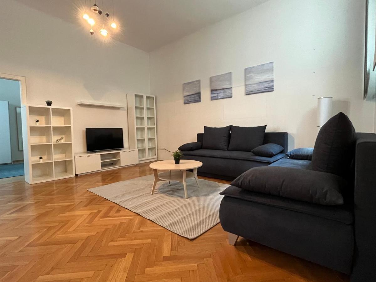 Stylish Apt Near Urania 1Br Viena Exterior foto