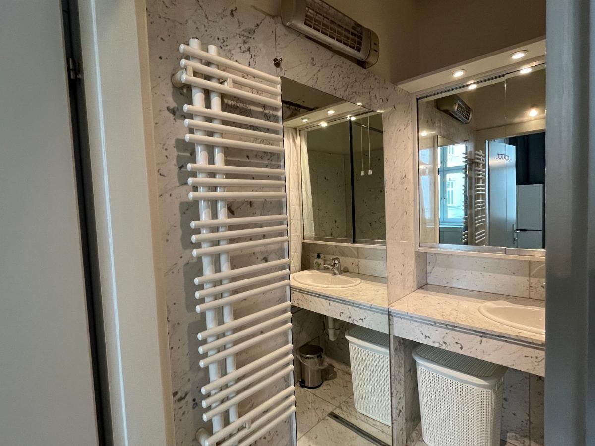 Stylish Apt Near Urania 1Br Viena Exterior foto