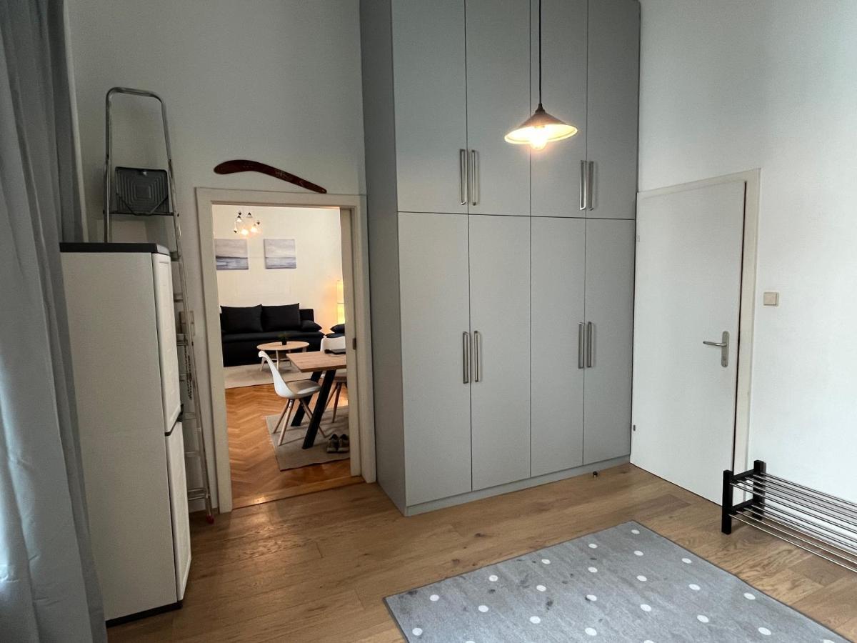 Stylish Apt Near Urania 1Br Viena Exterior foto