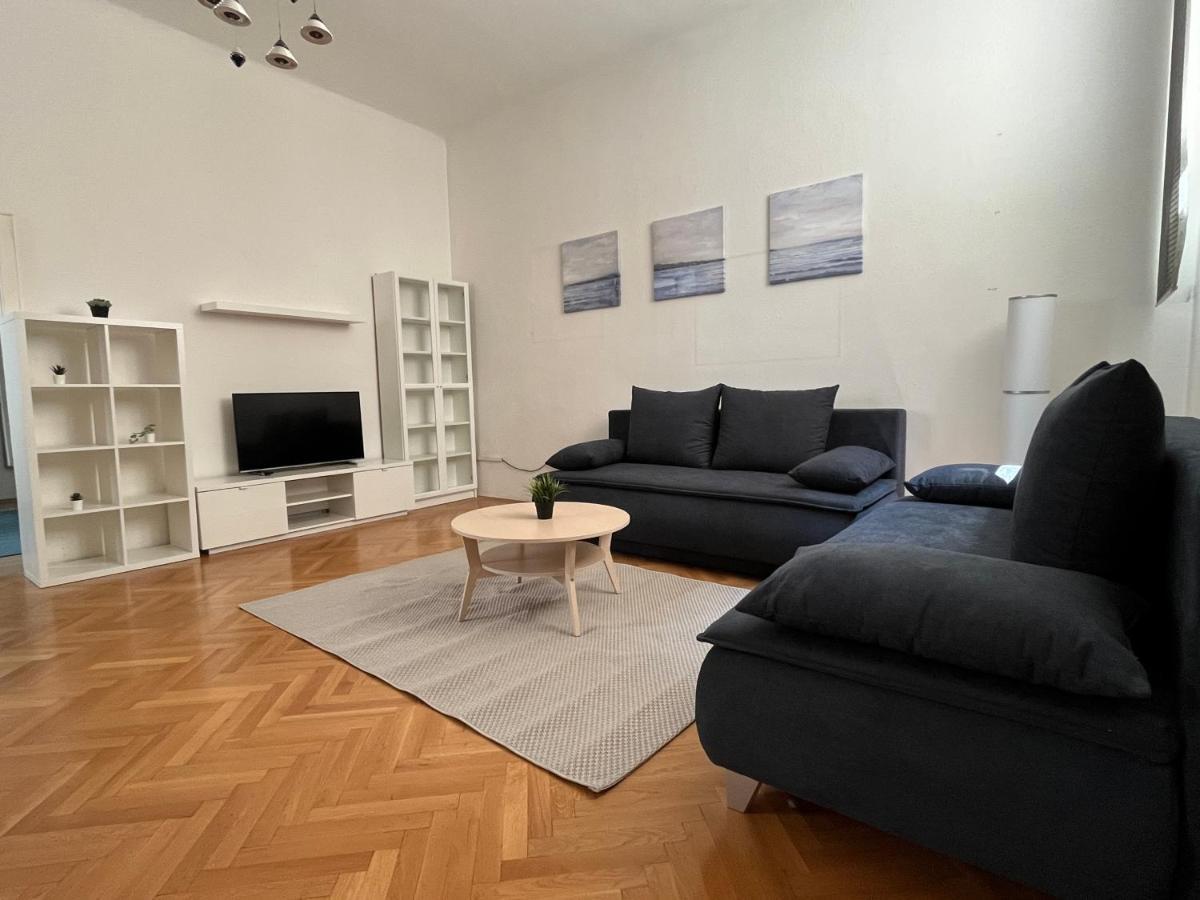 Stylish Apt Near Urania 1Br Viena Exterior foto