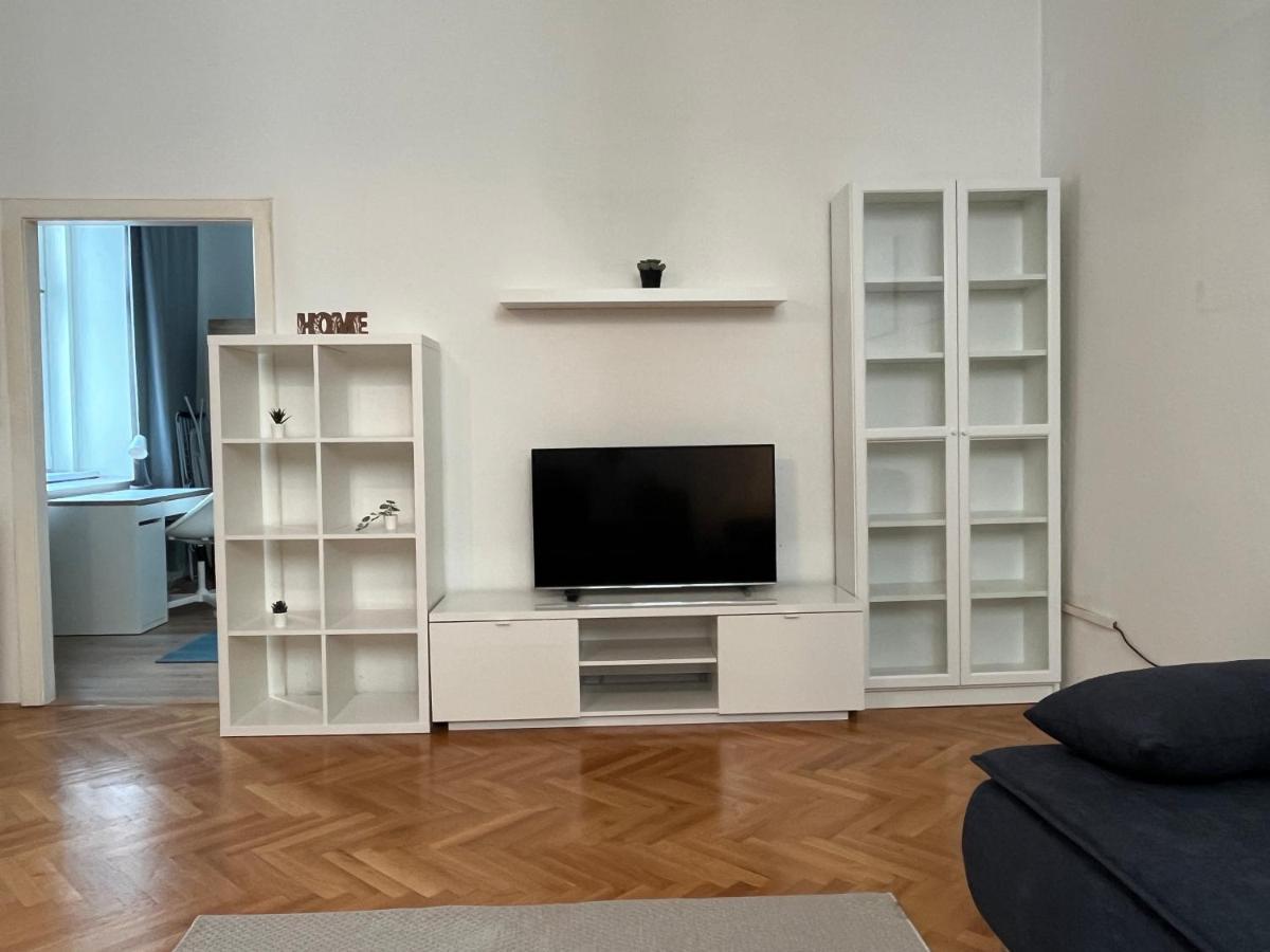 Stylish Apt Near Urania 1Br Viena Exterior foto
