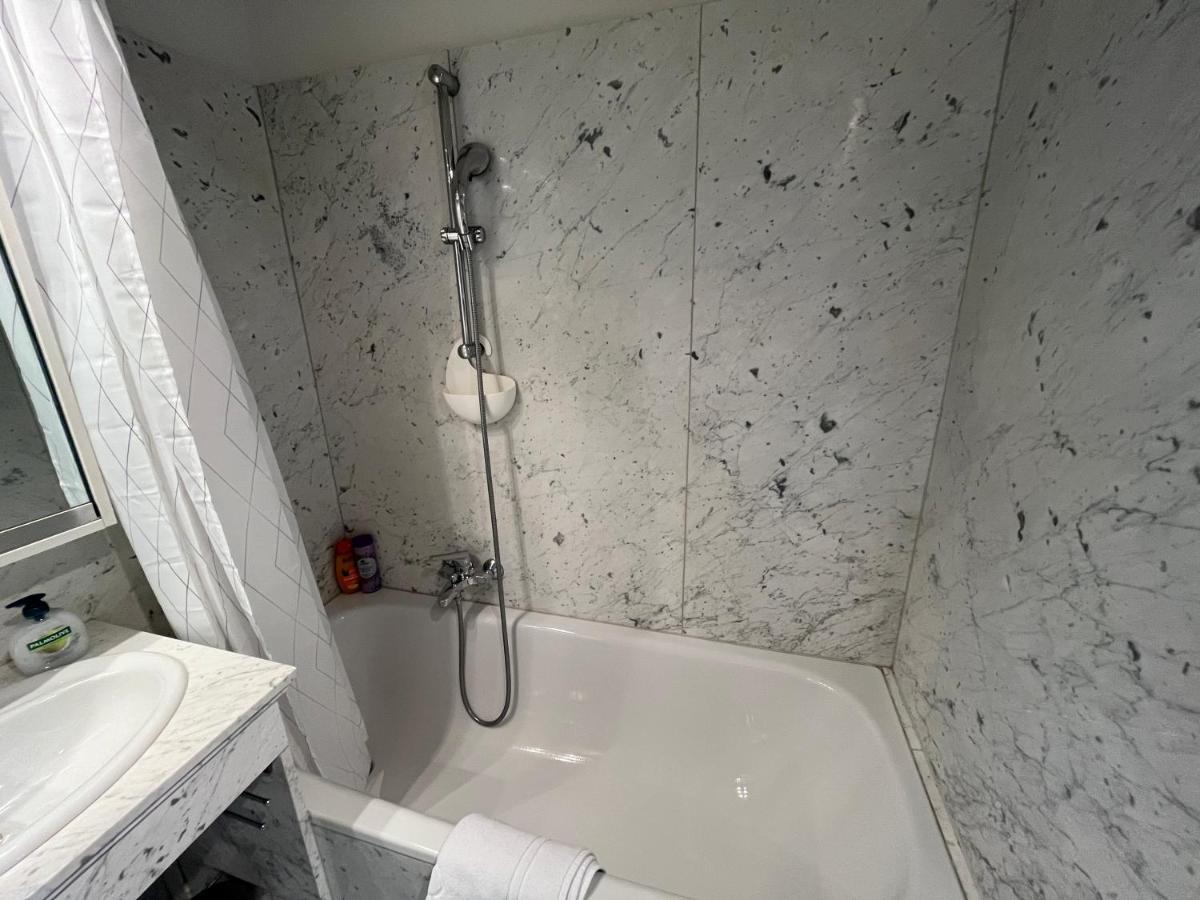 Stylish Apt Near Urania 1Br Viena Exterior foto