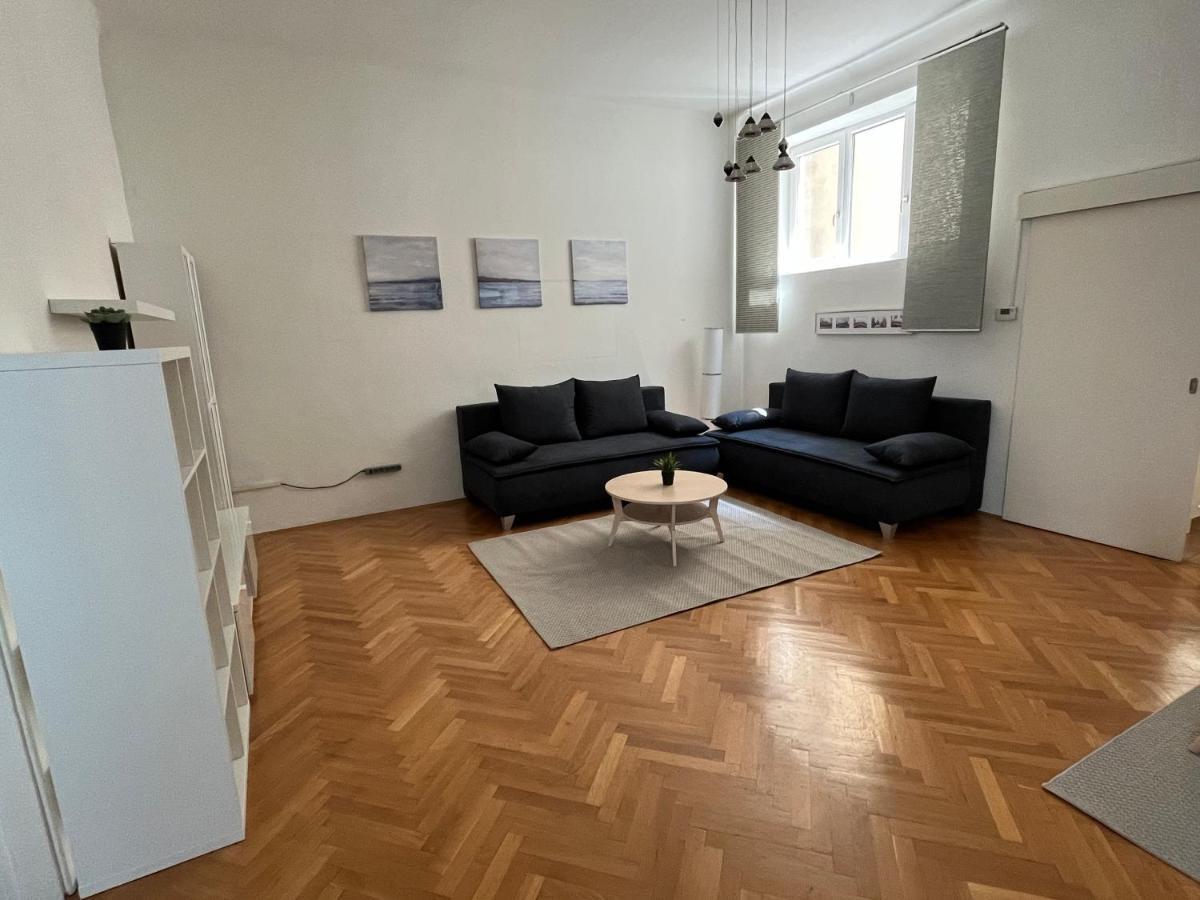 Stylish Apt Near Urania 1Br Viena Exterior foto